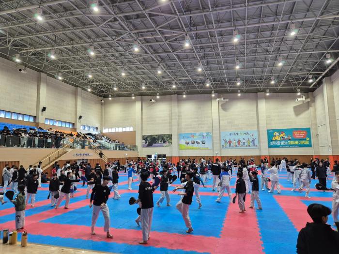 3전지훈련최적지경북동계전지훈련유치로지역경제살린다사진자료성주군경북도 제공
