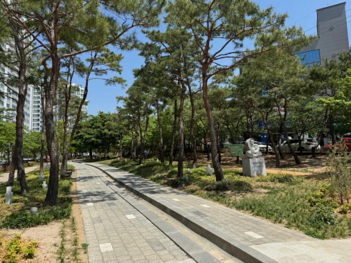 250507 교통약자 배려한 무장애도시숲 포항철길숲 우현지구에 조성2