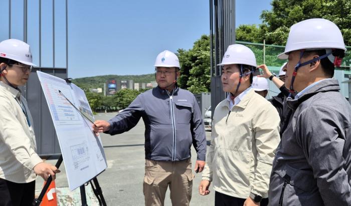 4APEC주요행사장시설공사로분주