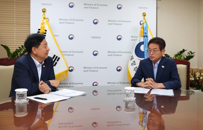 2경제부총리면담1