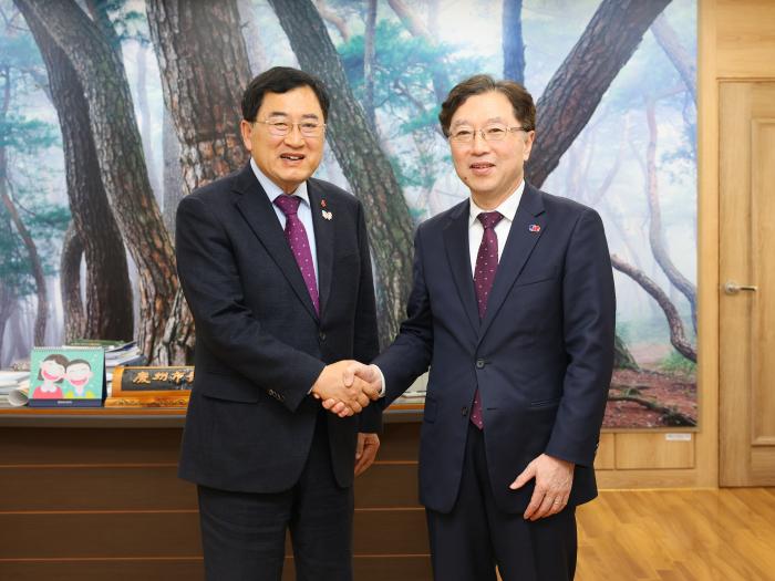 11 경주시 오스카 츠요시 주부산일본총영사 예방01