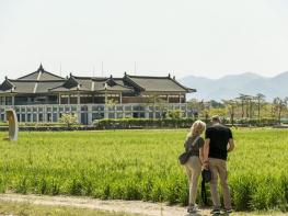 경주 외국인 관광객 증가세 뚜렷…관광시장 다변화 ‘현장 체감’ 기사 이미지